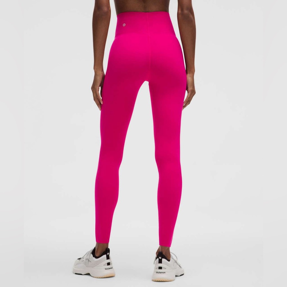 NWT Lululemon Glow Up‎ Super-High-Rise Tight 28"
Passionate Size 4